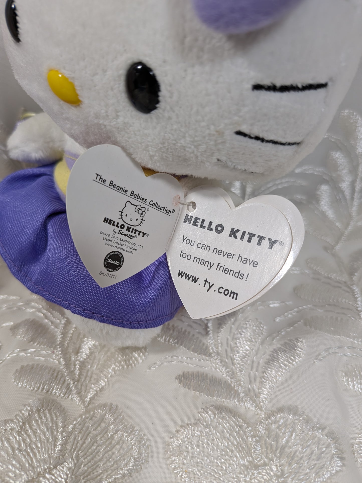 Ty Beanie Baby - Hello Kitty In Purple Peace Dress (6In)