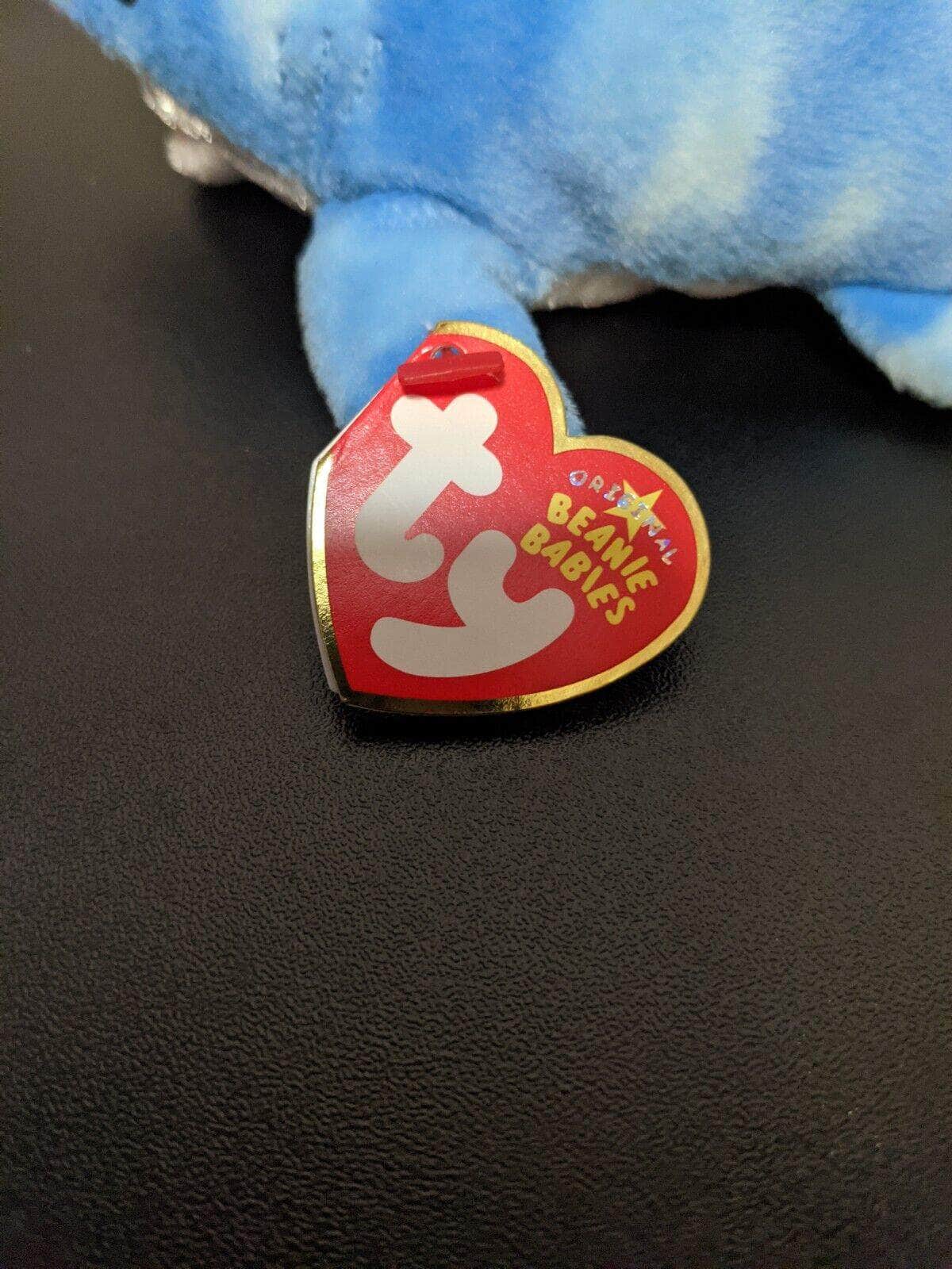 Ty Beanie Baby - Finn The Blue Shark - Limited Edition Ty Warner Sea Center (9in) - Vintage Beanies Canada