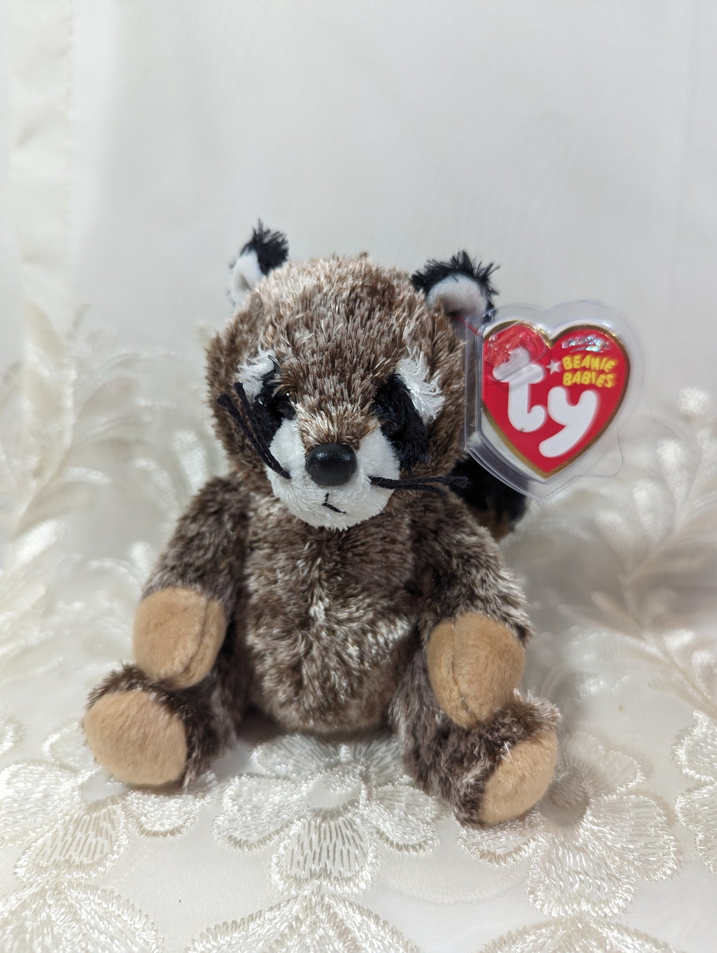Ty Beanie Baby - Sneaks the Raccoon (5in) - Vintage Beanies Canada