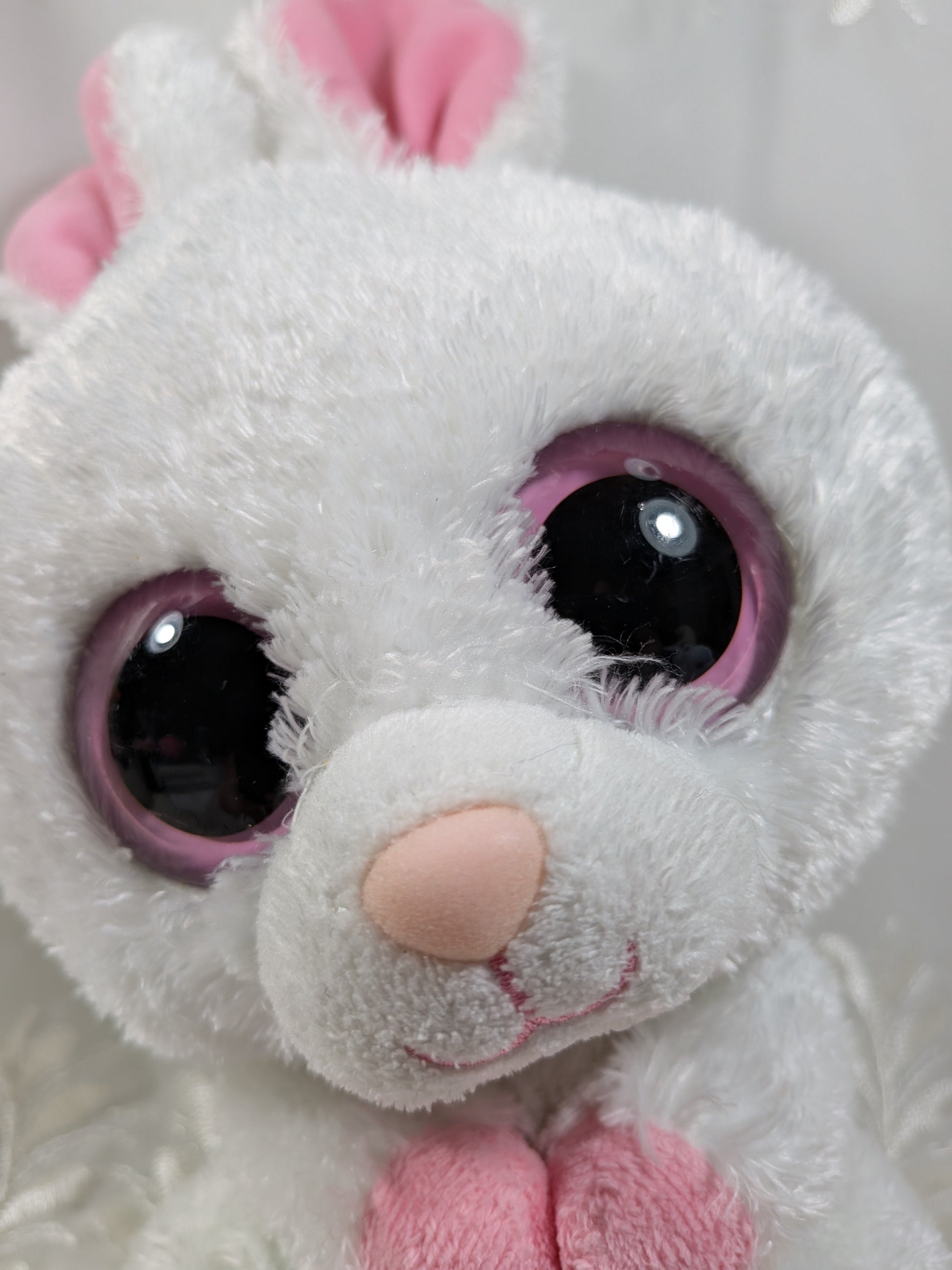 Ty Beanie Boo - Carrots The White Bunny Rabbit (9 in) *Rare* First Gen, Purple Tag - No tag - Vintage Beanies Canada