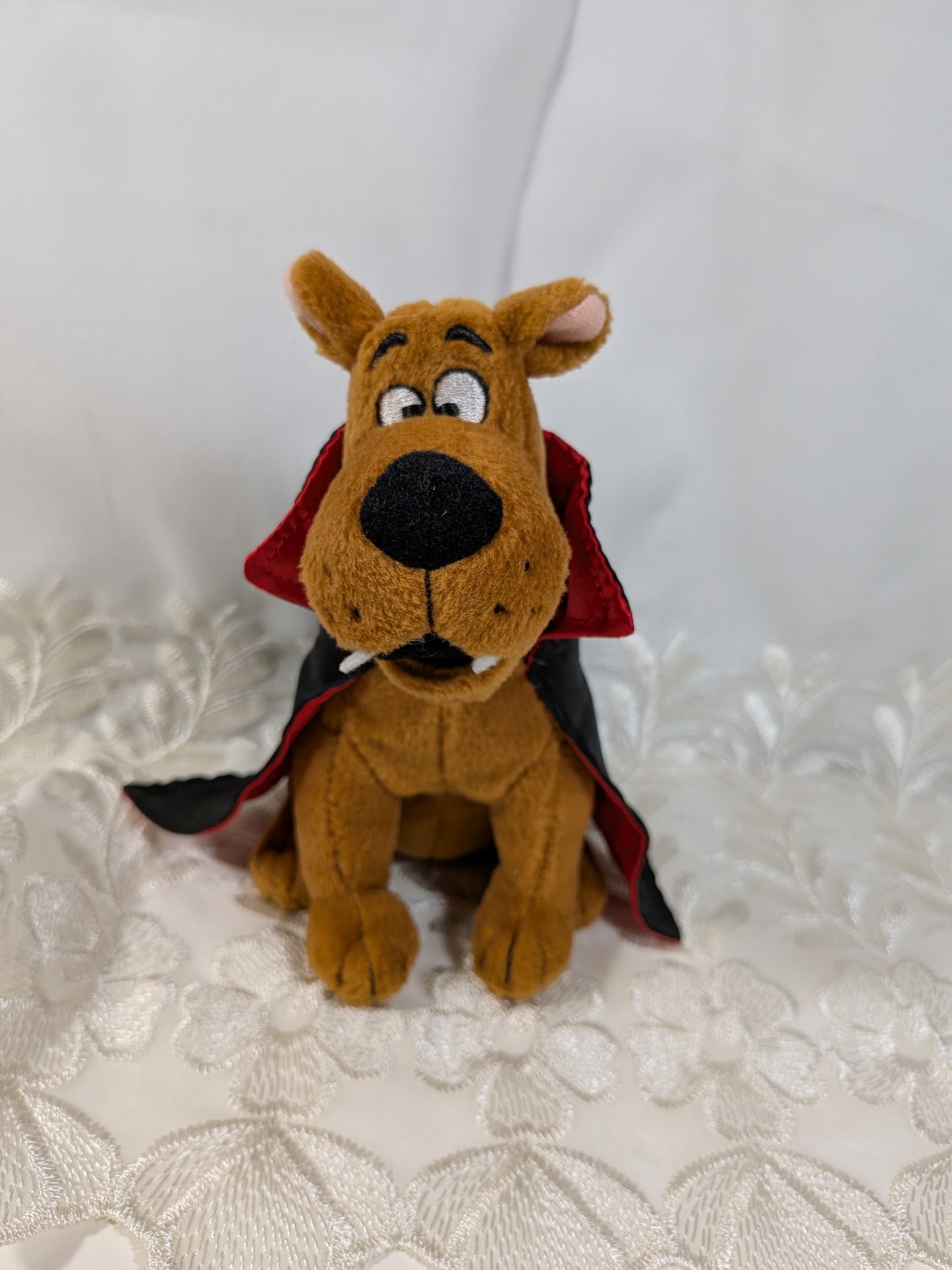Ty Beanie Baby - Scooby-Doo the Dog with Vampire Cape (7in) No Tag