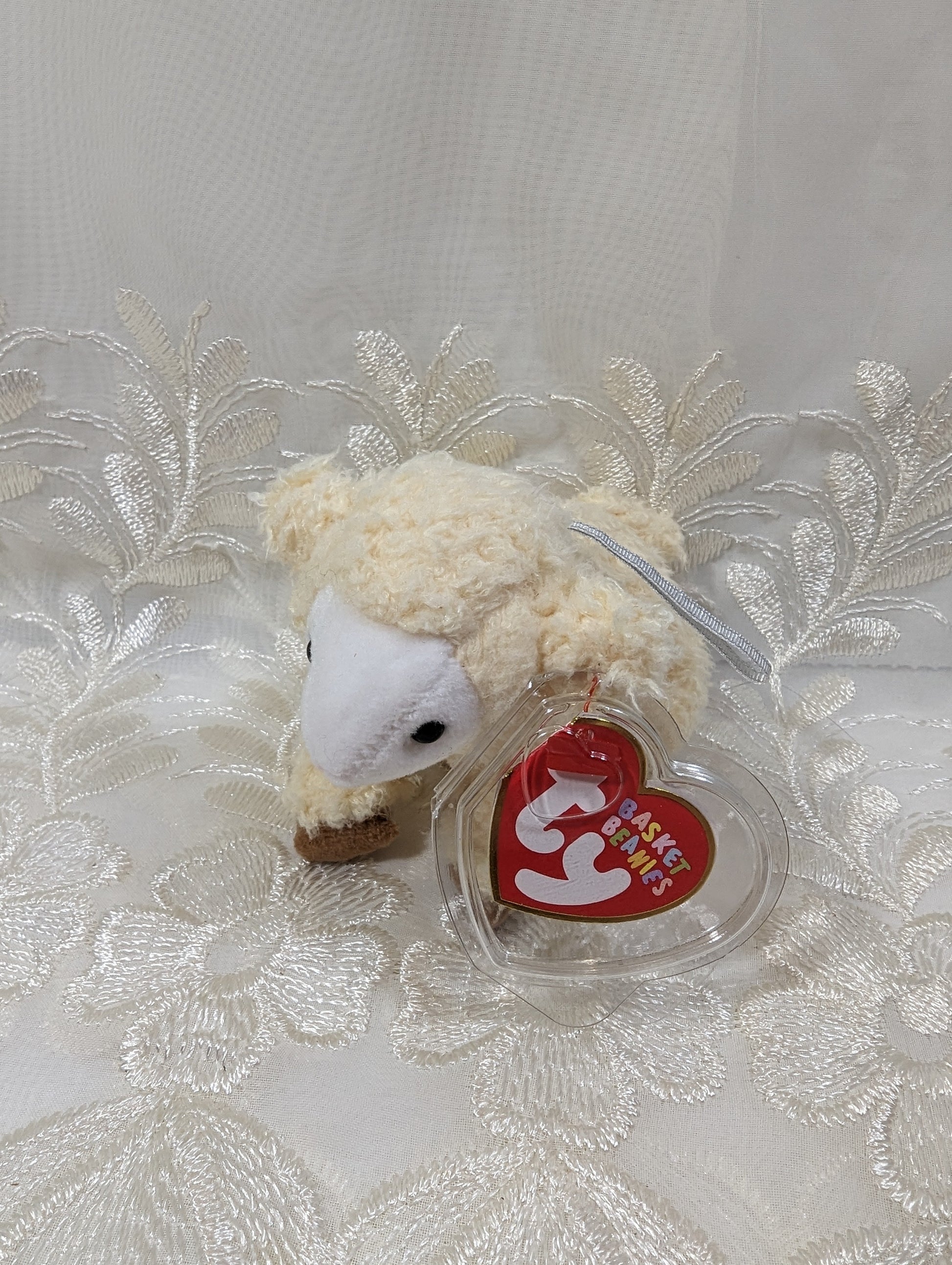 Ty Basket Beanies - Baashful The Lamb (5in) - Vintage Beanies Canada