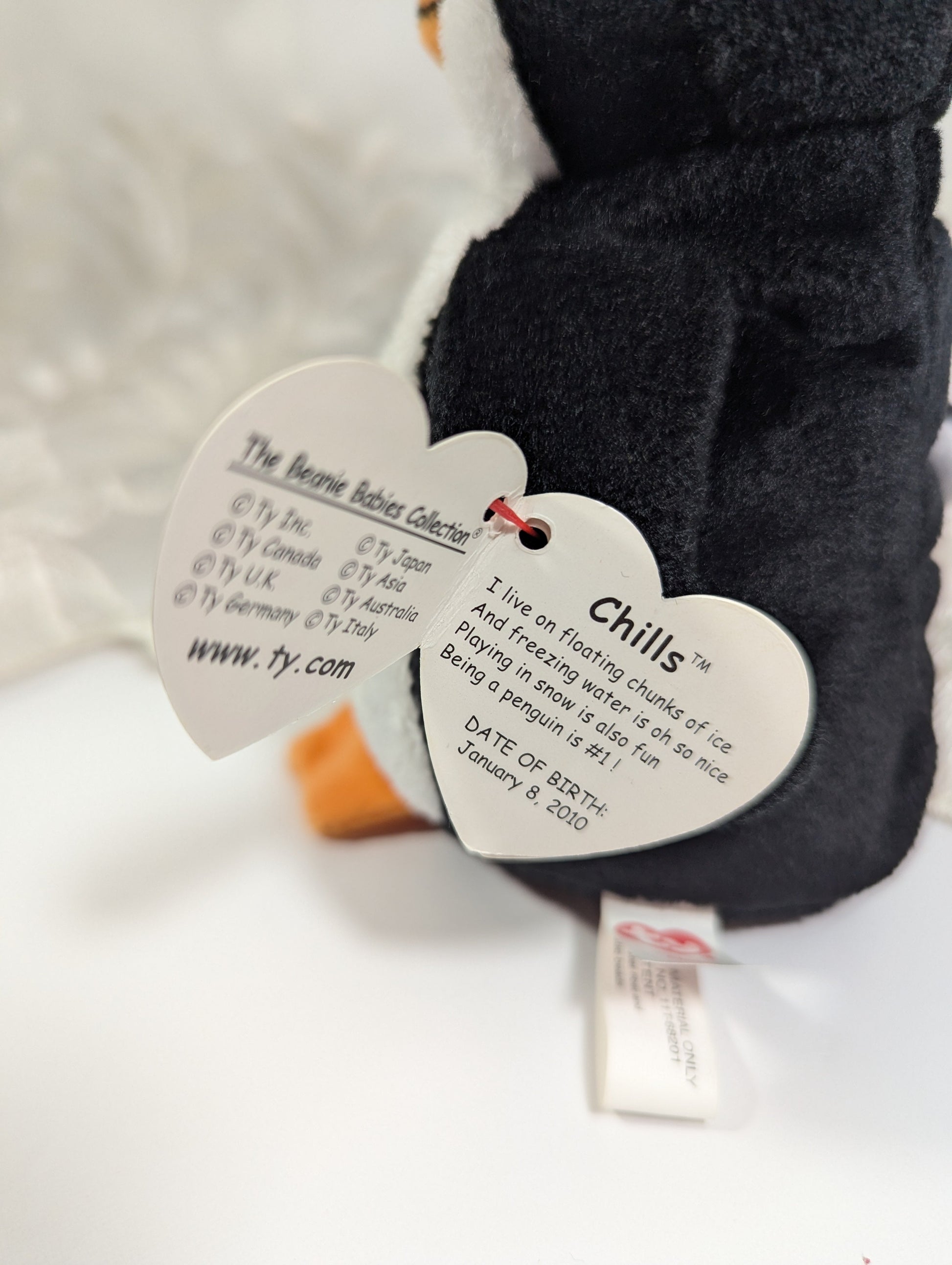 Ty Beanie Baby - Chills The Penguin (6in) - Vintage Beanies Canada