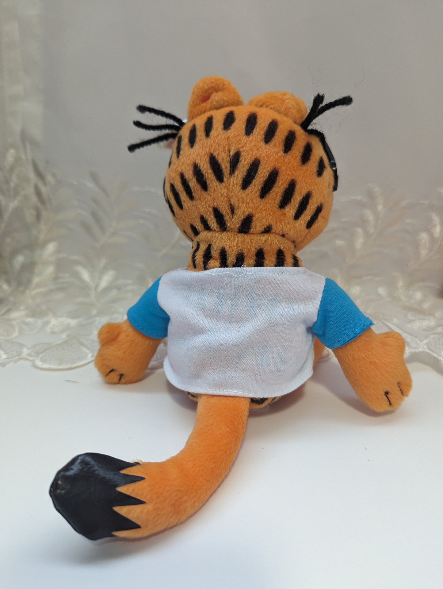 Ty Beanie Baby - Garfield The Cat With "Perfection Is Hard To Improve" Shirt (9in) - Vintage Beanies Canada