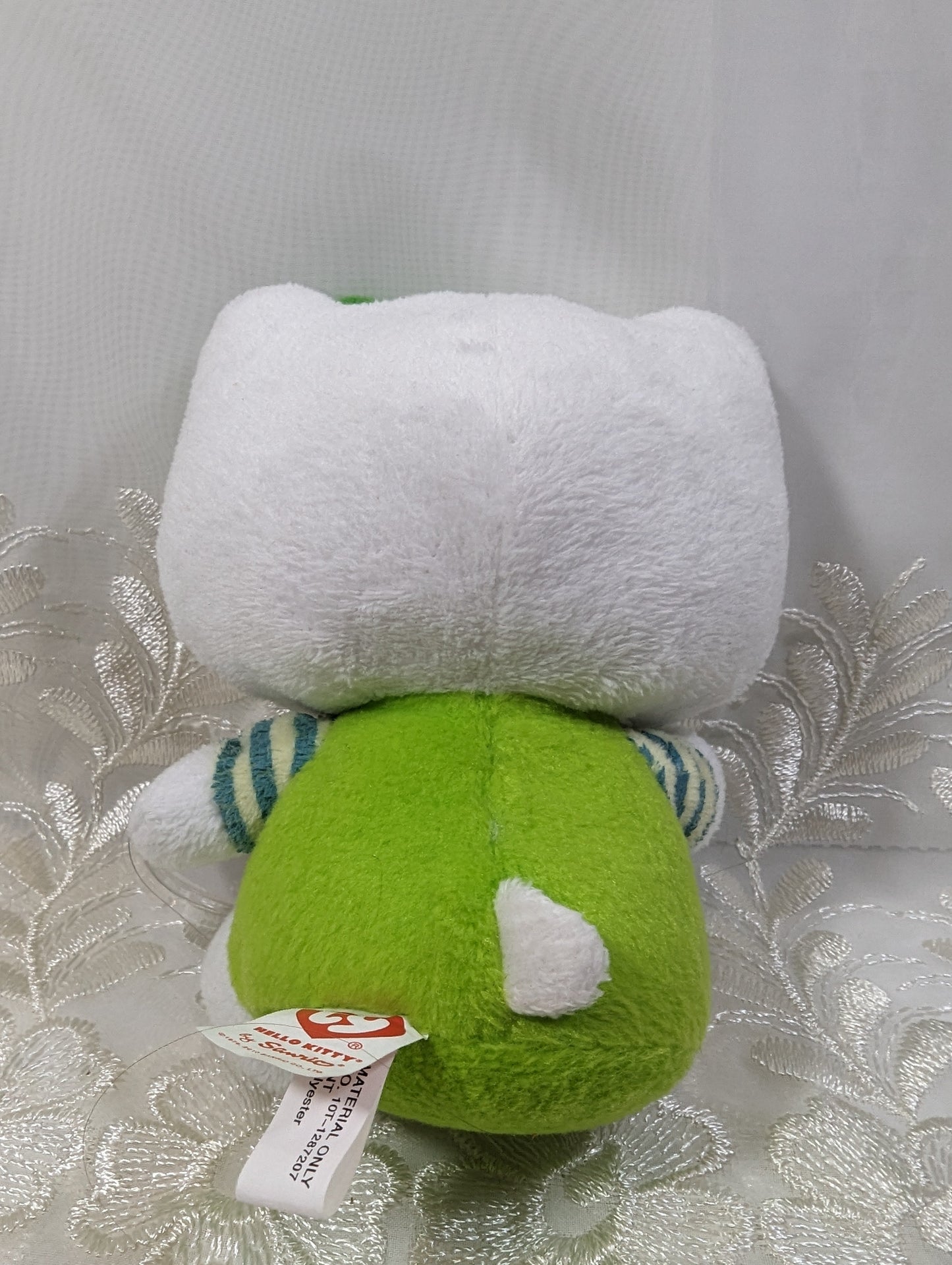 Ty Beanie Baby - Hello Kitty The Cat With Green Apple (6in) - Vintage Beanies Canada
