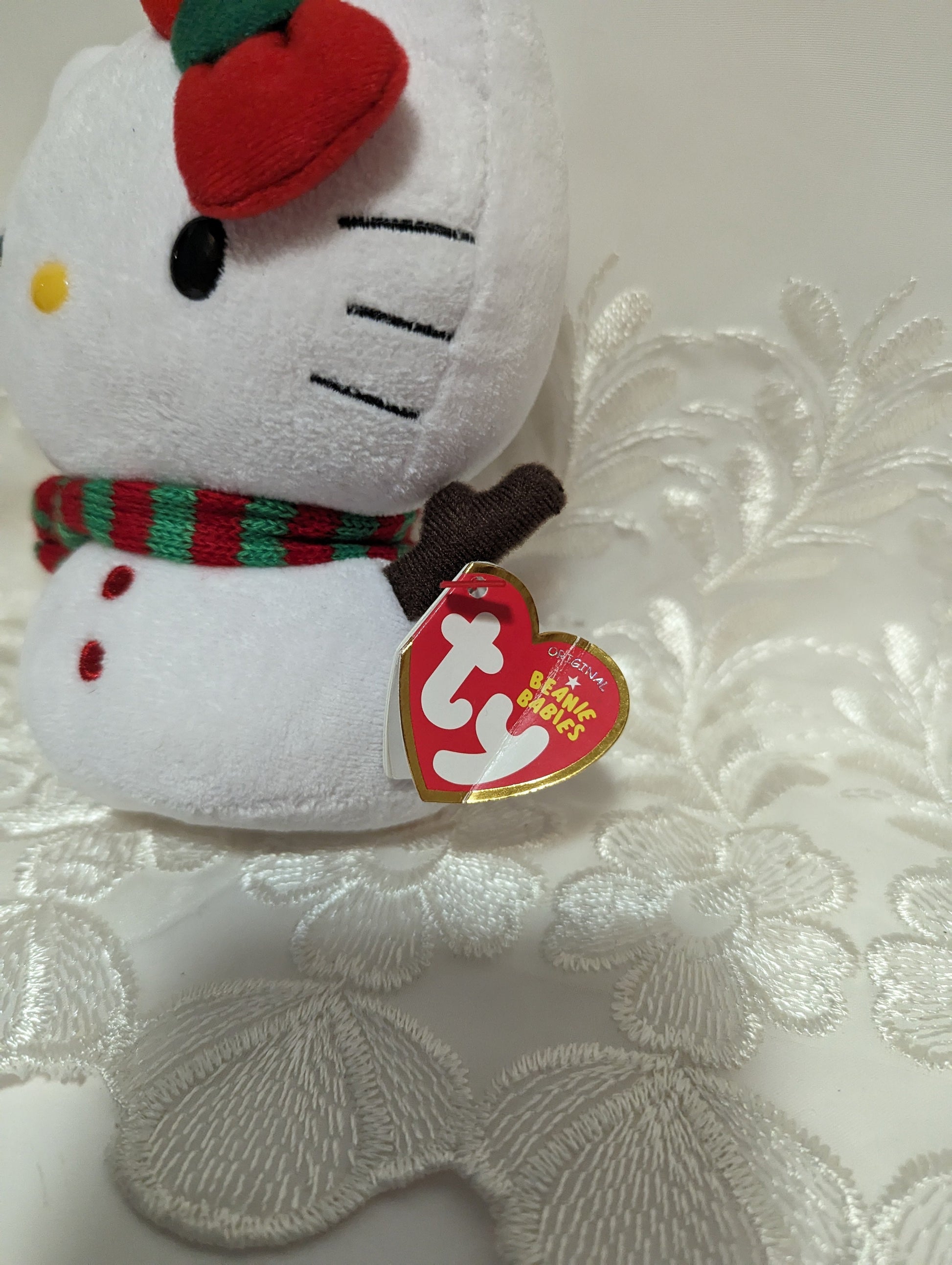 Ty Beanie Baby - Hello Kitty The Snowman (5.5 in) Creased Tag - Vintage Beanies Canada