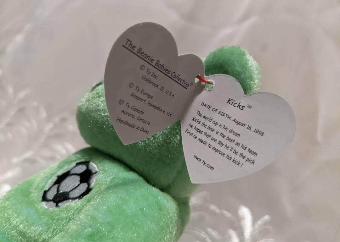 Ty Beanie baby - Kicks The Green Soccer Bear (8.5in) - Vintage Beanies Canada