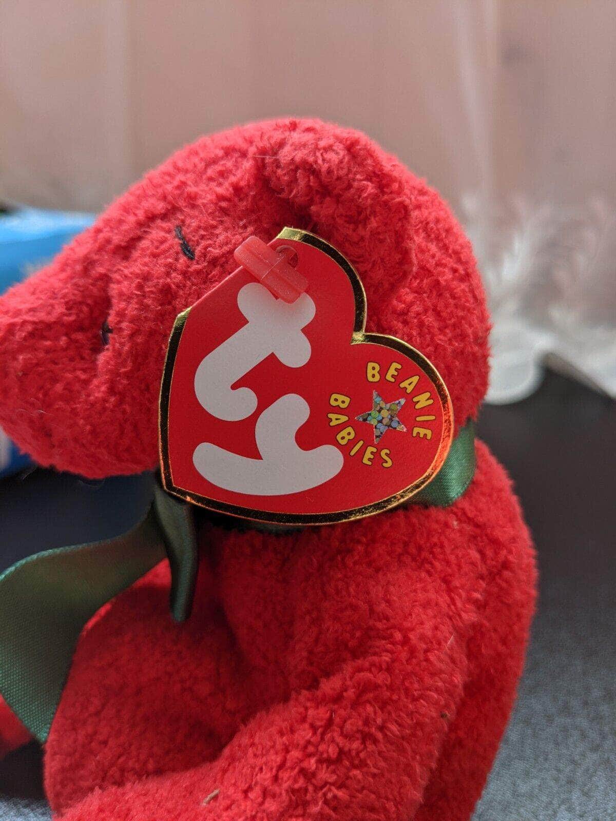 Ty Beanie Baby - Mistletoe The Red Christmas Bear (7in) - Vintage Beanies Canada