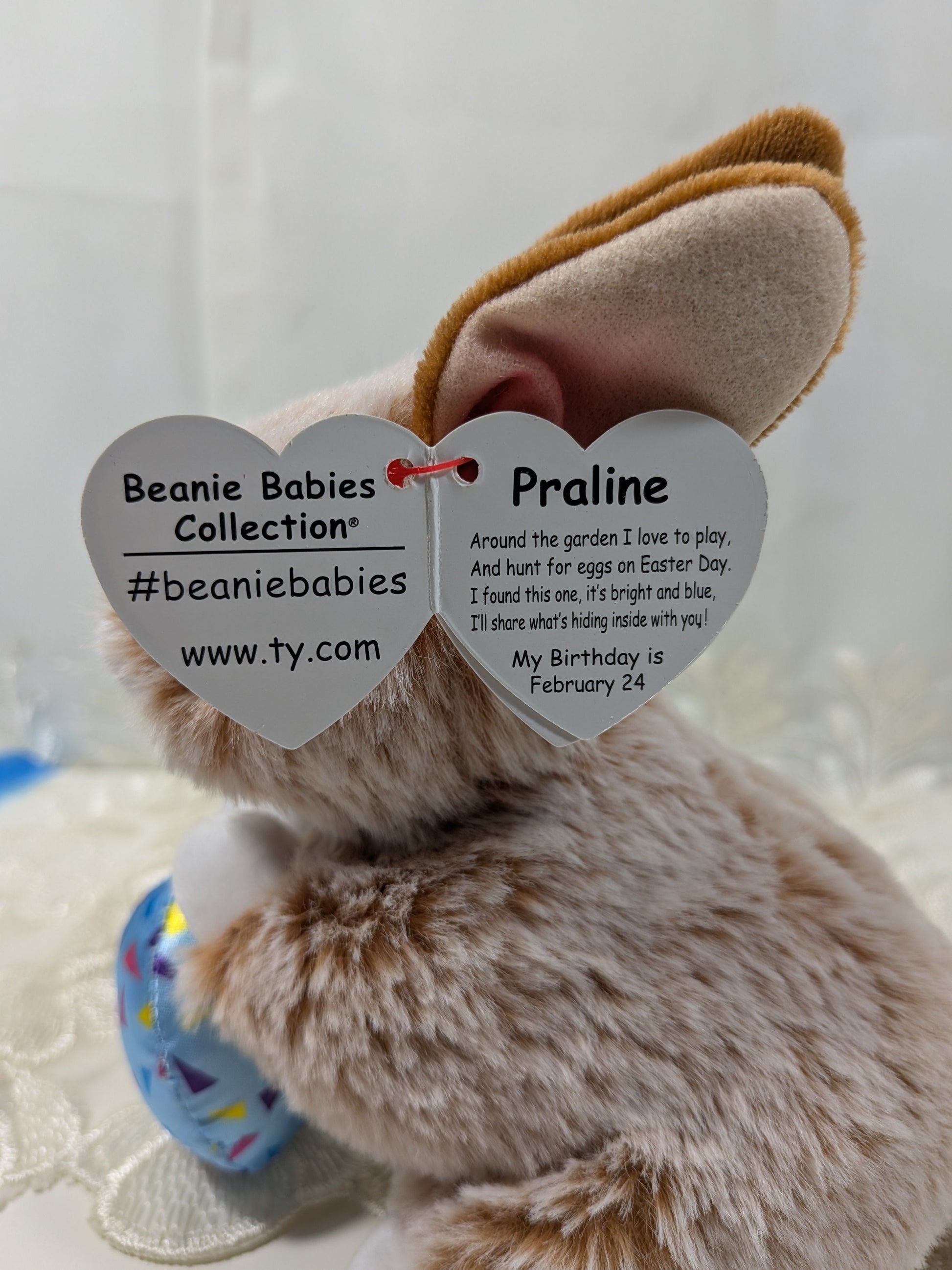 Ty Beanie Baby - Praline the Bunny Rabbit with Easter egg (6 in) - Vintage Beanies Canada