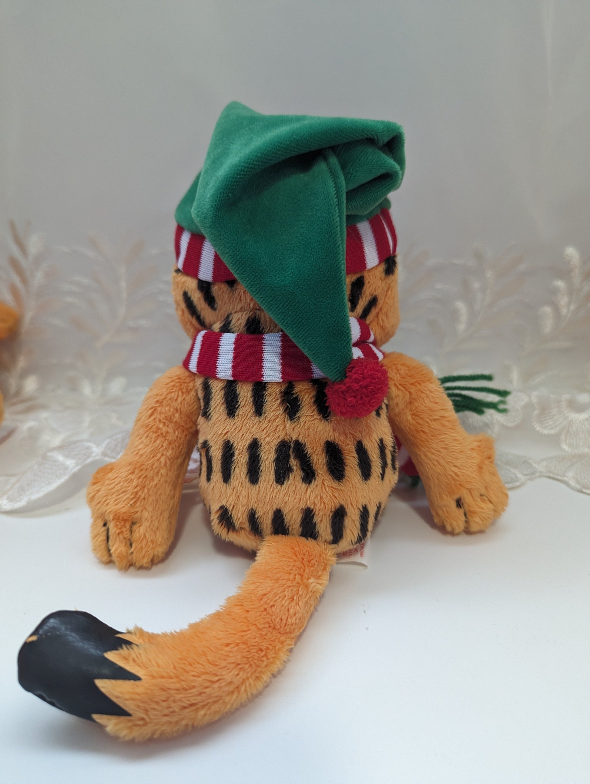 Ty Beanie Baby - Seasons Greetings The Christmas Garfield Cat (9in) - Vintage Beanies Canada