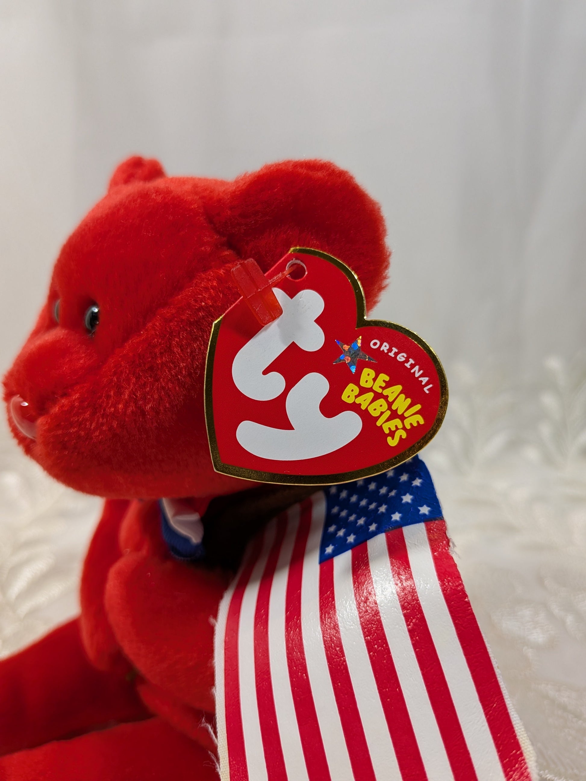 Ty Beanie Baby - Thomas the bear holding USA flag (8.5 in) - Vintage Beanies Canada