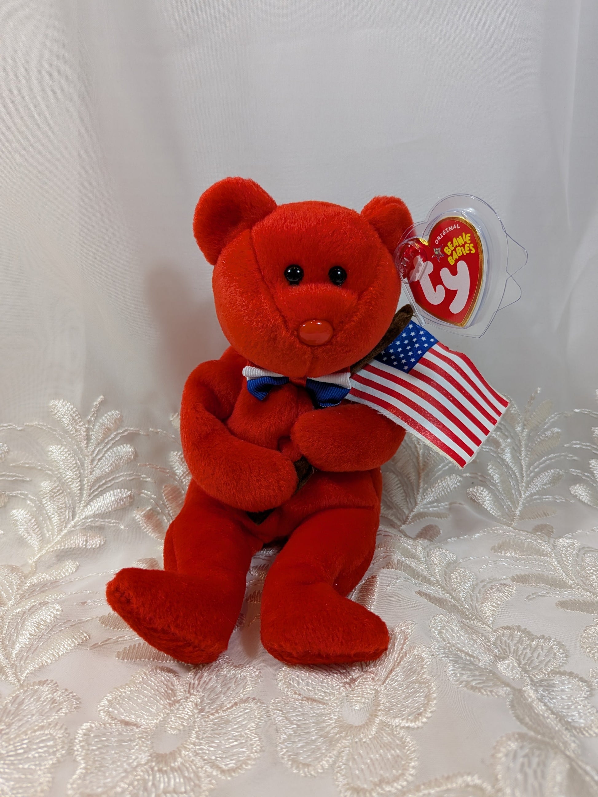 Ty Beanie Baby - Thomas the bear holding USA flag (8.5 in) - Vintage Beanies Canada