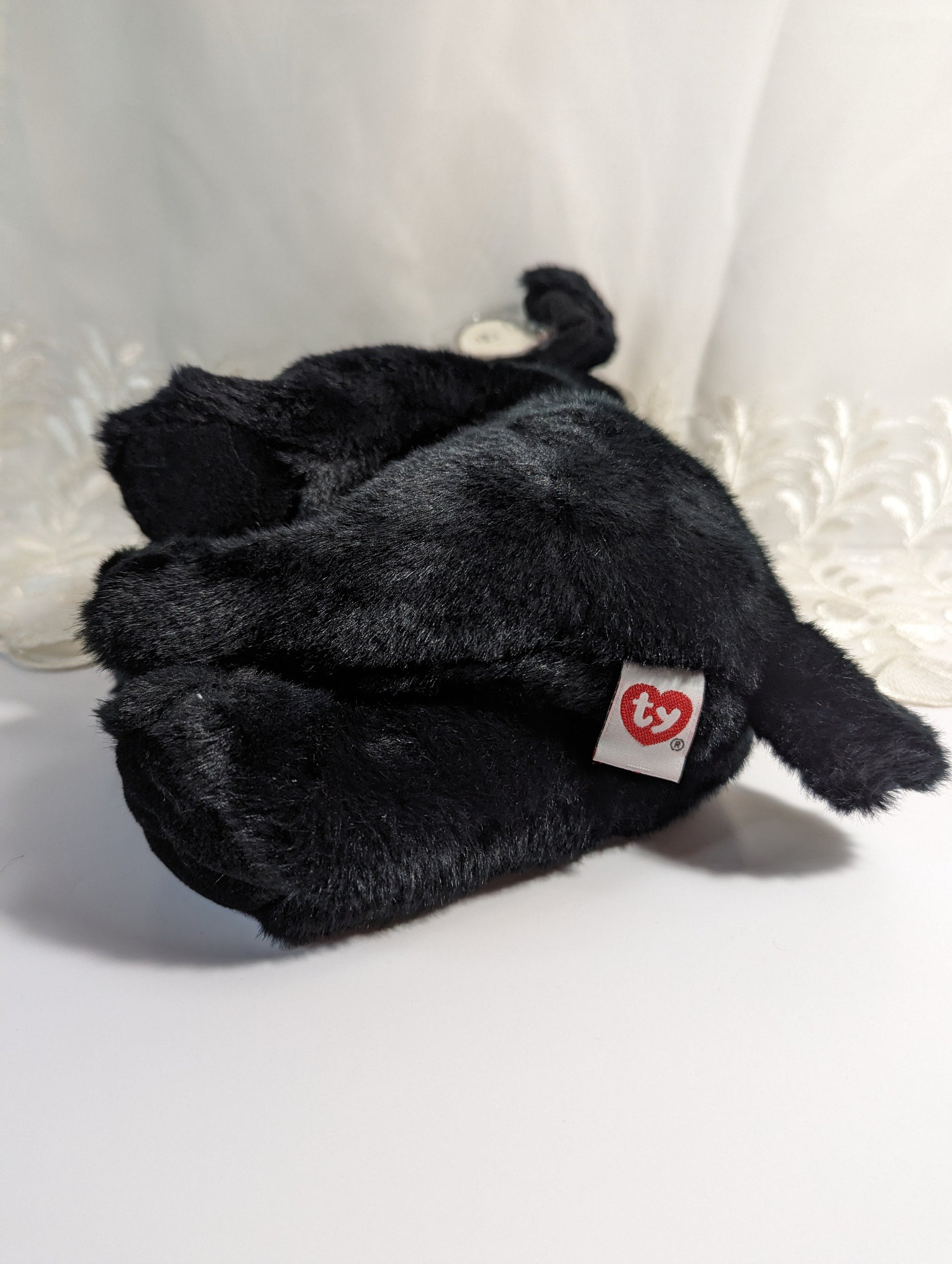 Ty Classic - Tugger The Black Lab Dog (11in) - Vintage Beanies Canada