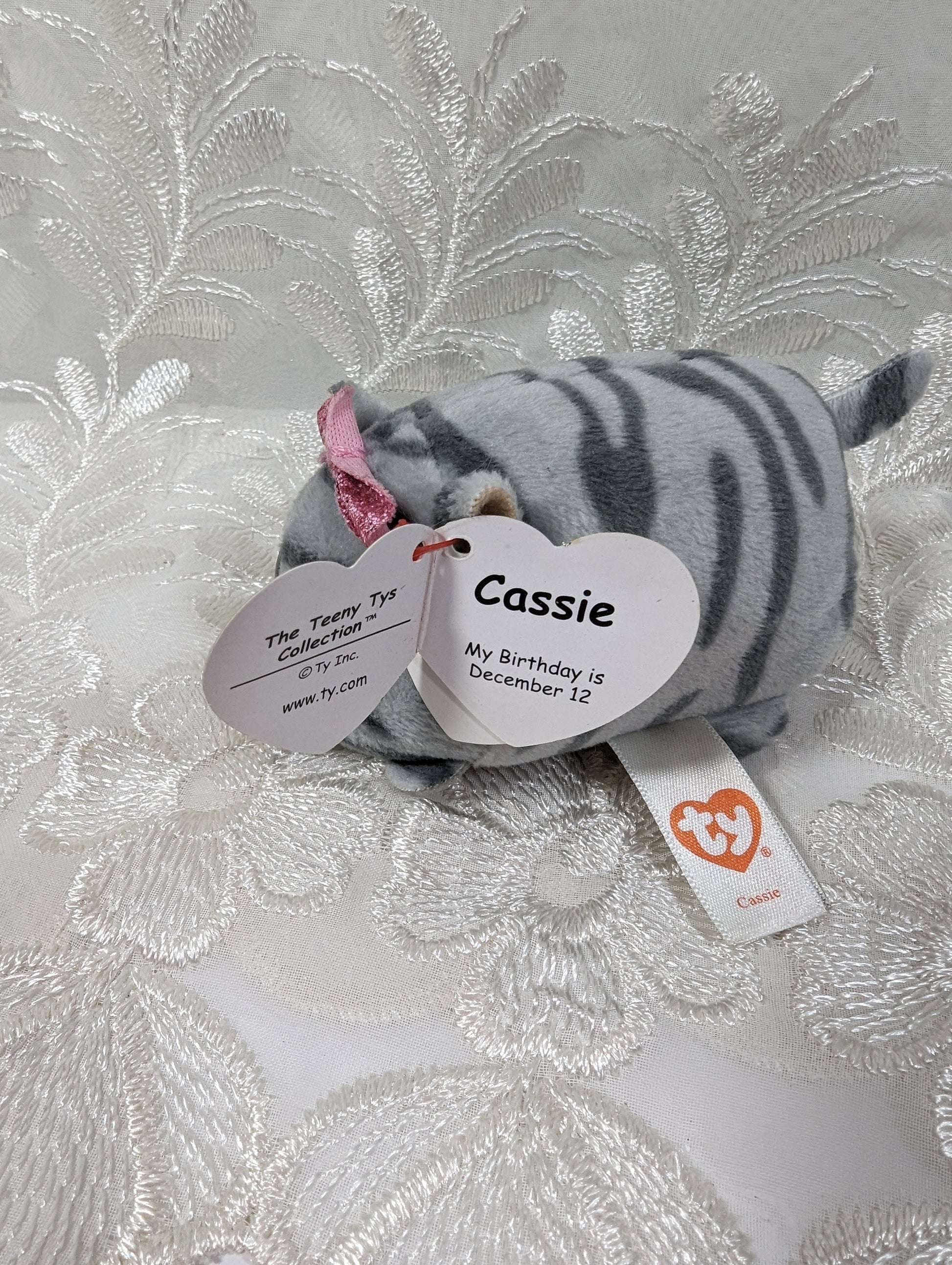Ty Teeny Tys - Cassie the Gray Cat (3.5in) Non - mint Hang Tag - Vintage Beanies Canada